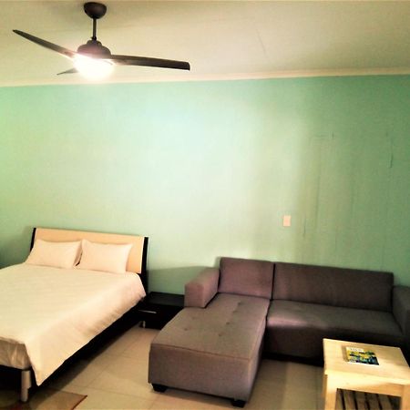 Afrikawisa At O.R. Tambo International Airport Bed & Breakfast เคมป์ตัน พาร์ค ห้อง รูปภาพ
