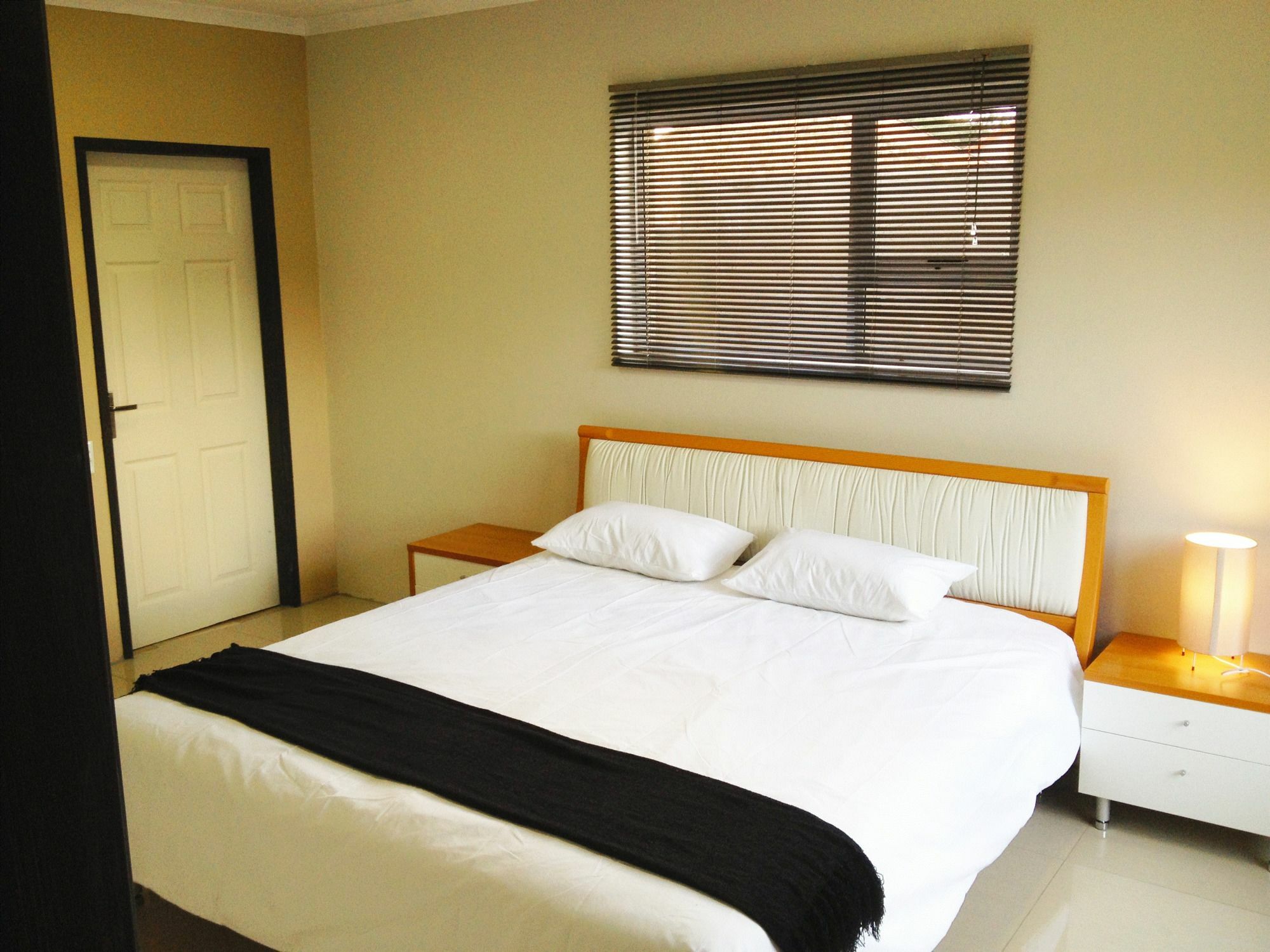Afrikawisa At O.R. Tambo International Airport Bed & Breakfast เคมป์ตัน พาร์ค ภายนอก รูปภาพ